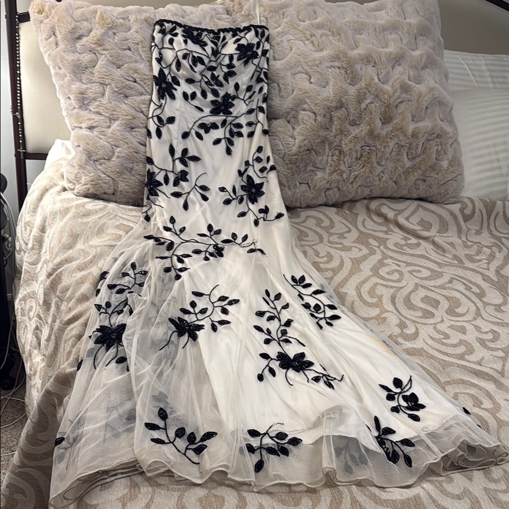 Cache Black and White Strapless Dress